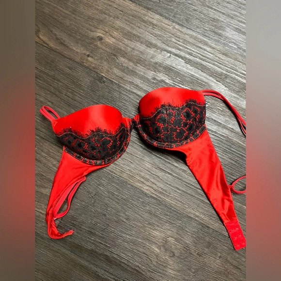Victoria's Secret Other - Victoria’s Secret very sexy lined Demi bra size 34B